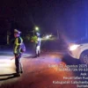 Polsek Kualuh Hulu Gelar Patroli Blue Light, Cegah Balap Liar di Jalan Perkebunan Kenopan Ulu