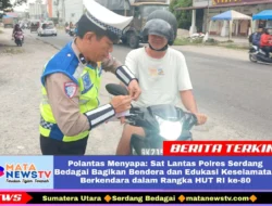 Polantas Menyapa: Sat Lantas Polres Serdang Bedagai Bagikan Bendera dan Edukasi Keselamatan Berkendara dalam Rangka HUT RI ke-80