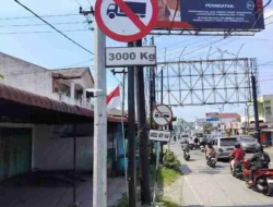 Sat Lantas Polres Pematang Siantar Pasang Rambu Larangan Kendaraan Berat diatas 3 Ton