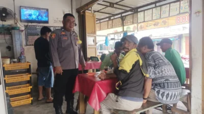 Bhabinkamtibmas Polsek Medang Deras Sambang Warga, Sosialisasi Antisipasi Kejahatan Jalanan dan Geng Motor