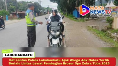 Sat Lantas Polres Labuhanbatu Ajak Warga Aek Natas Tertib Berlalu Lintas Lewat Pembagian Brosur Ops Zebra Toba 2025