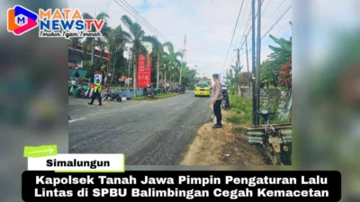 Kapolsek Tanah Jawa Pimpin Pengaturan Lalu Lintas di SPBU Balimbingan Cegah Kemacetan