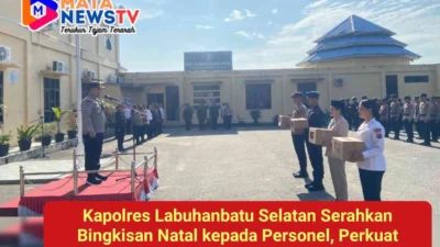Kapolres Labuhanbatu Selatan Serahkan Bingkisan Natal kepada Personel, Perkuat Kebersamaan Keluarga Besar Polres