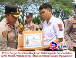Polres Sergai Serahkan Bingkisan Natal kepada Personel dan Mitra Media, Wakapolres: Tetap Semangat Layani Masyarakat