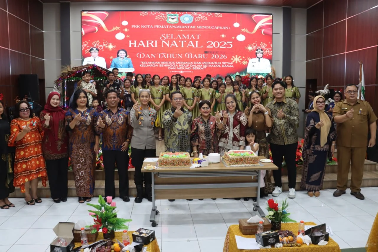 Kapolres Pematangsiantar Hadiri Perayaan Natal TP PKK dan Hari Ibu 2025