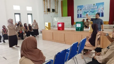 MTS Al Manar Gelar Pemilihan Ketua-Wakil OSIM Layaknya Pemilu, Reyval-Nazwa Unggul