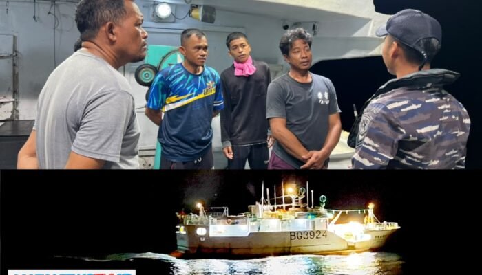 KRI Torani-860 Selamatkan Tiga Nelayan yang Kapalnya Tenggelam di Selat Malaka