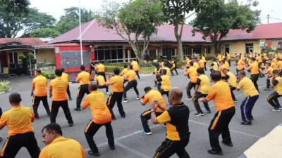 Kapolres Binjai Pimpin Olahraga Bersama dan Tanam 100 Pohon Alpukat, Dukung Pelestarian Lingkungan