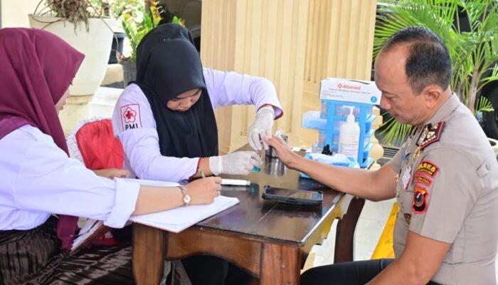 HUT Humas Polri ke-75, Polres Labusel Gelar Baksos dan Donor Darah, 14 Kantong Darah Terkumpul