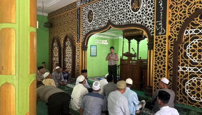 Jumat Keliling di Silangkitang, Kapolres Labusel Ajak Jamaah Perangi Narkoba dan Jaga Kamtibmas